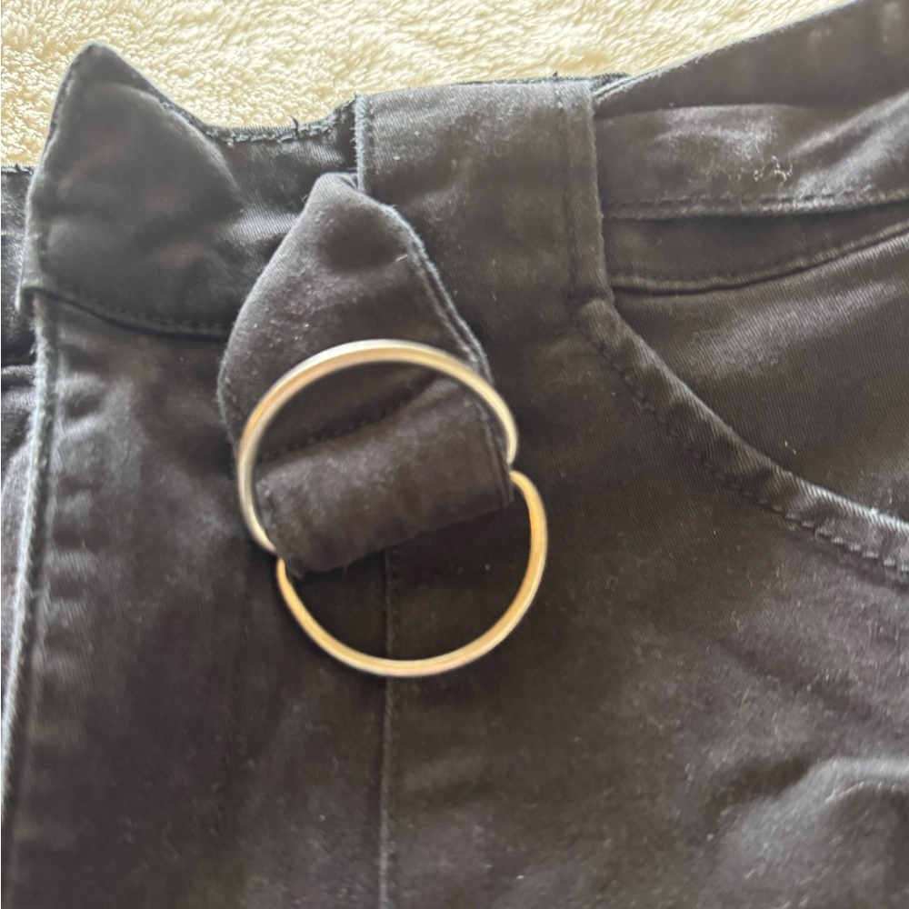 Hollister Ultra High Rise Belted Mom Short 3" - Picture 6 of 9